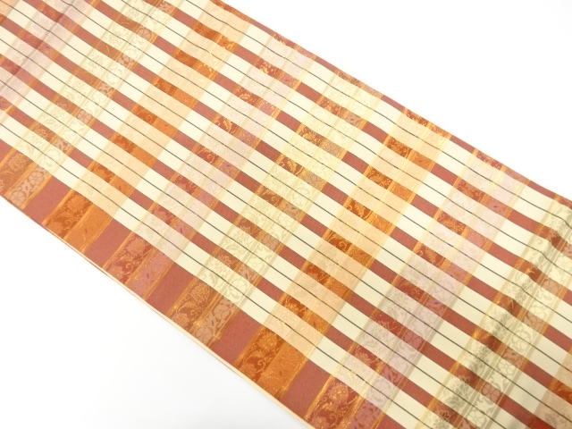 横段に花唐草模様織り出し　袋帯